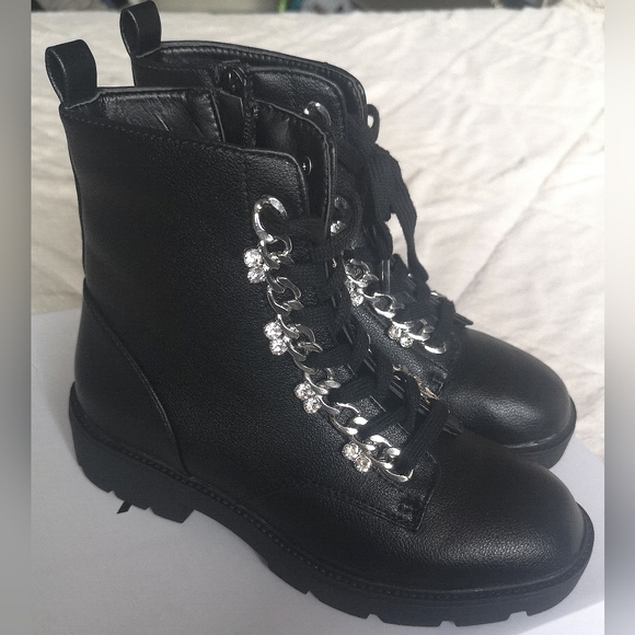 Boots XOXO. Size 6M. - Picture 2 of 9